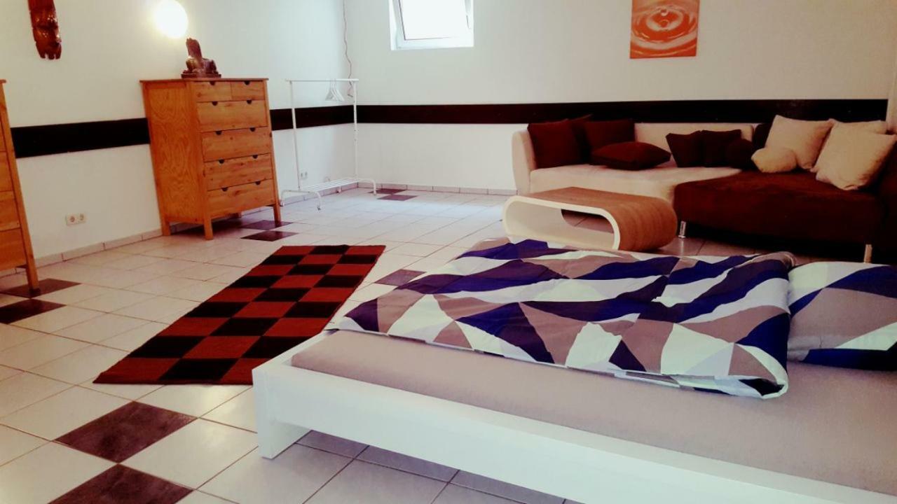 White House 'Privatzimmer' Mannheim Extérieur photo
