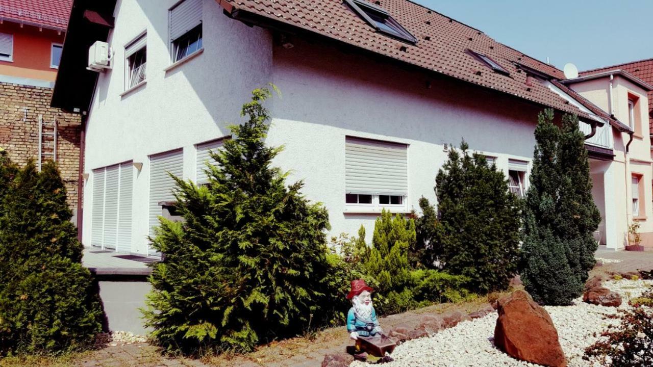 White House 'Privatzimmer' Mannheim Extérieur photo