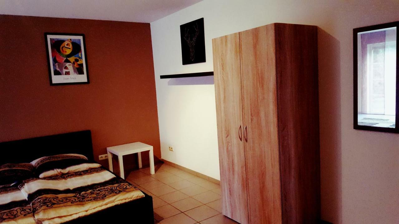 White House 'Privatzimmer' Mannheim Extérieur photo