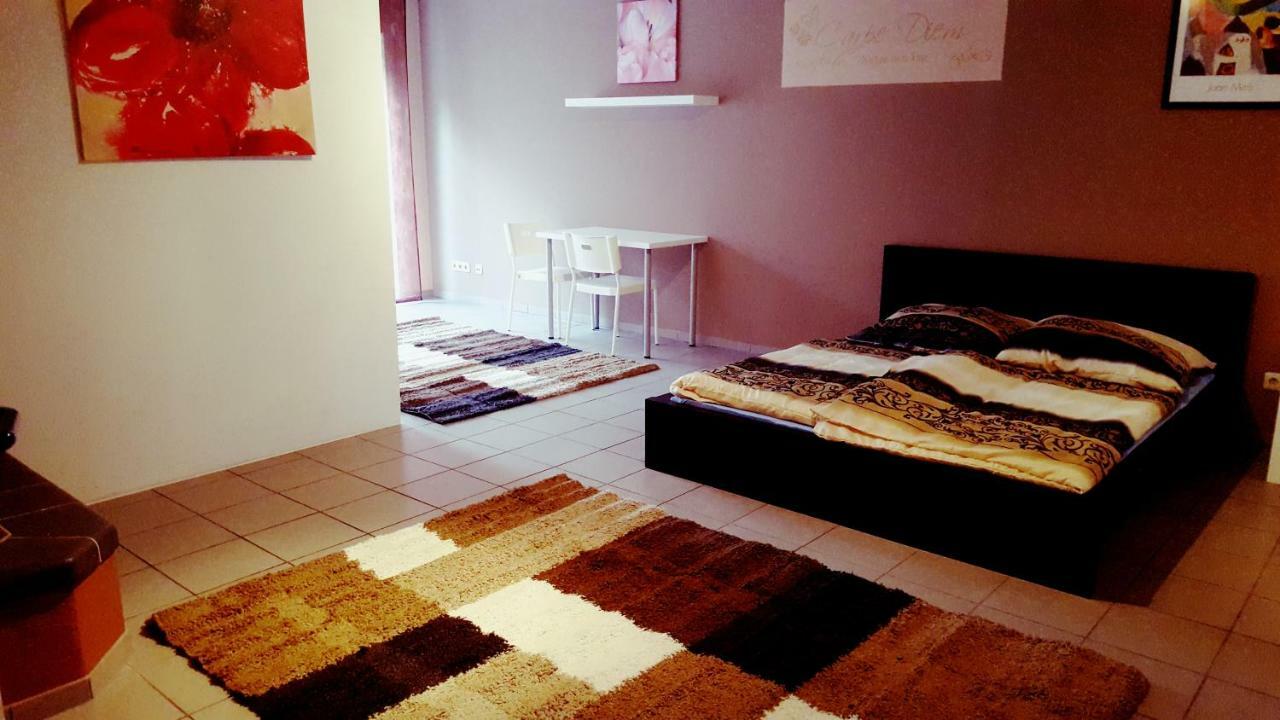 White House 'Privatzimmer' Mannheim Extérieur photo