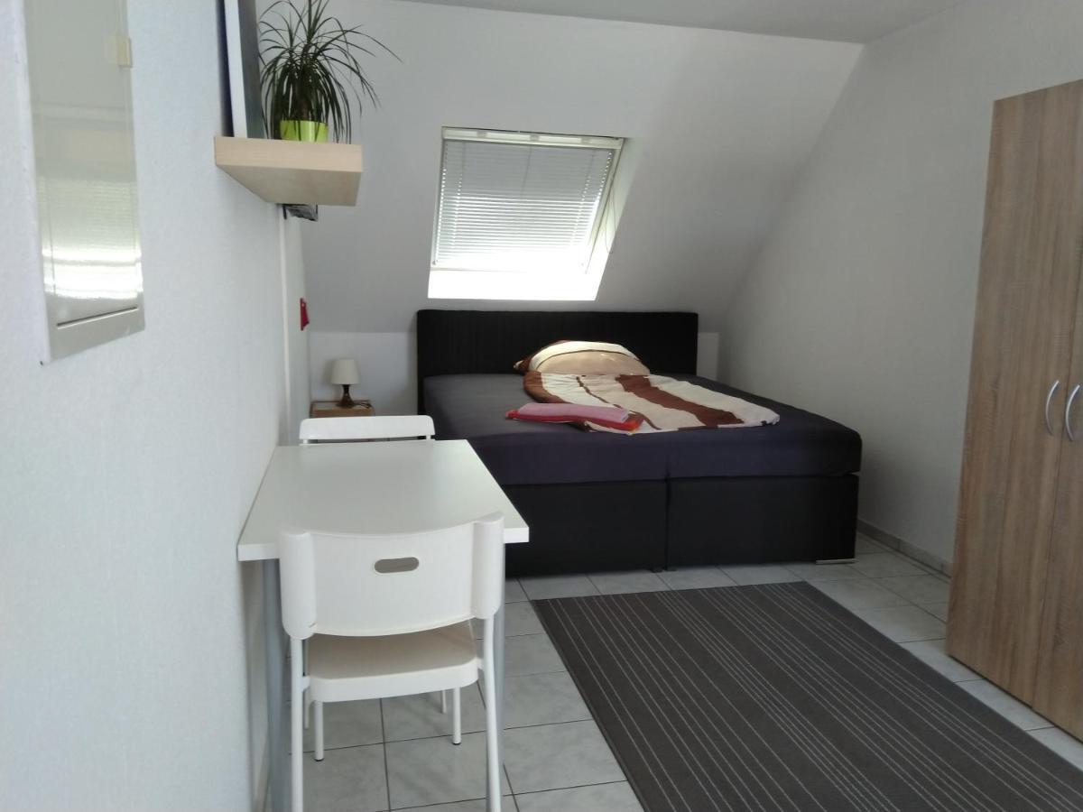 White House 'Privatzimmer' Mannheim Extérieur photo