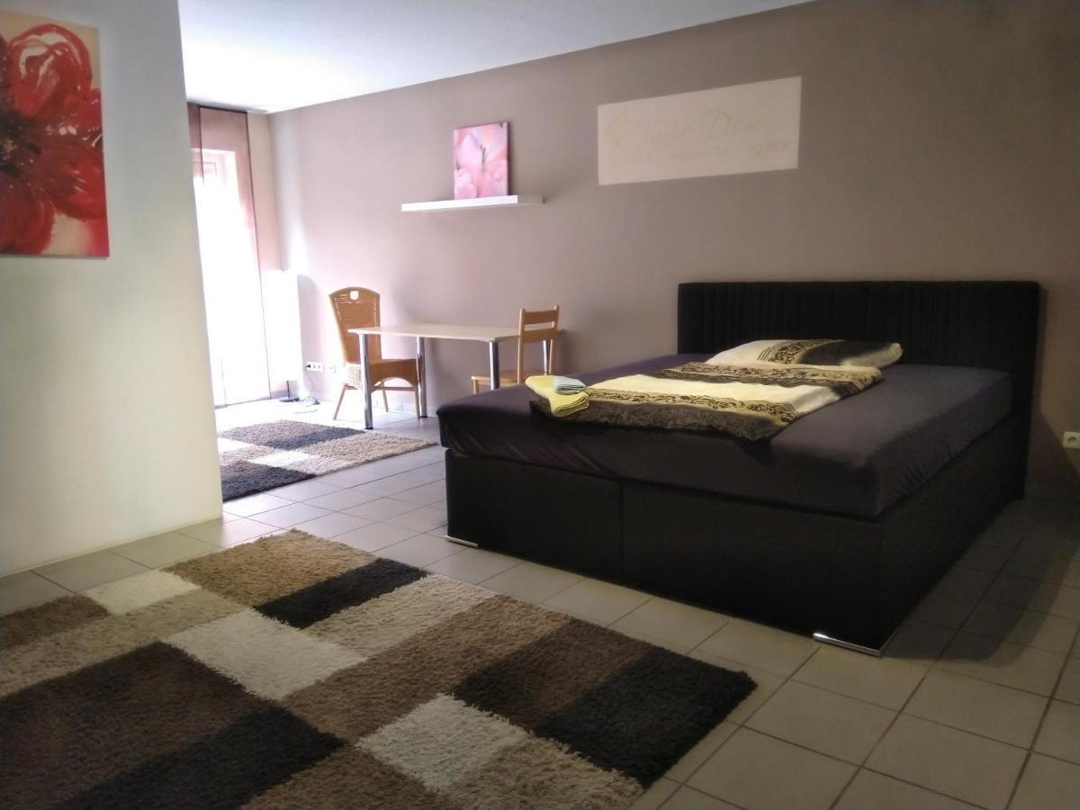 White House 'Privatzimmer' Mannheim Extérieur photo